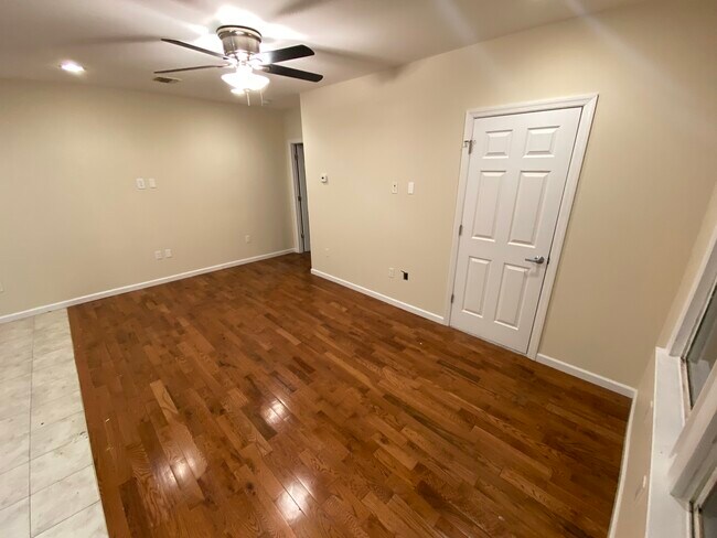 sala de estar - 84 John St