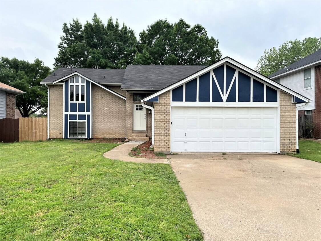 Primary Photo - 7612 Jamie Renee Ln