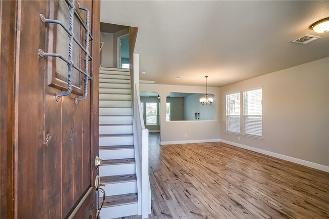 Building Photo - 1657 Bovina Dr
