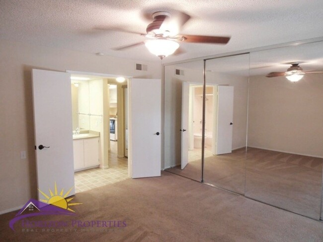 Foto del edificio - Unique 1 Bed 1 Bath 760sqft 2nd Floor Arde...