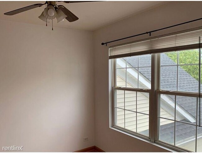 Foto del edificio - 3 br, 2 bath Townhome - 123 TARA LANE