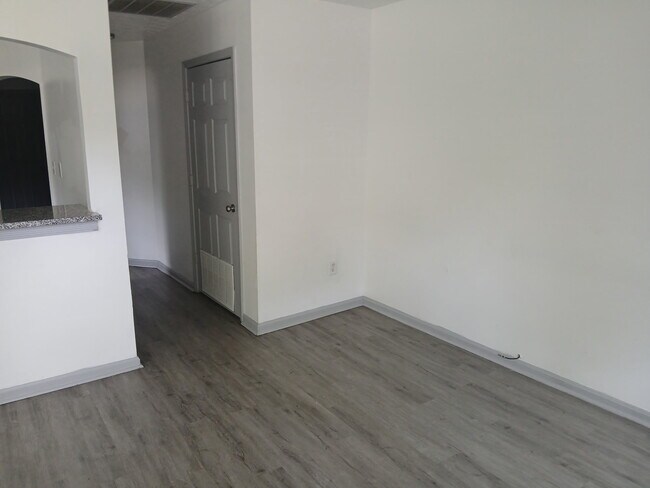 Foto del edificio - 1340 S 26th St