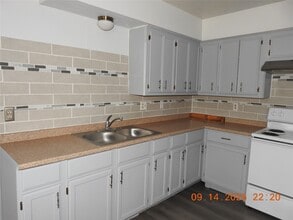 Building Photo - 34818 Lake Point Lk
