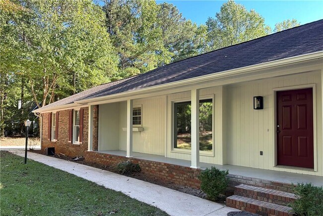 Building Photo - 705 Spring Valley Dr
