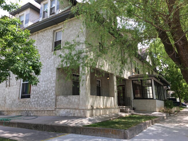Building Photo - 802 Blake Ave
