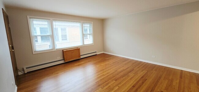 Foto del edificio - 5927-5929 W 63rd St