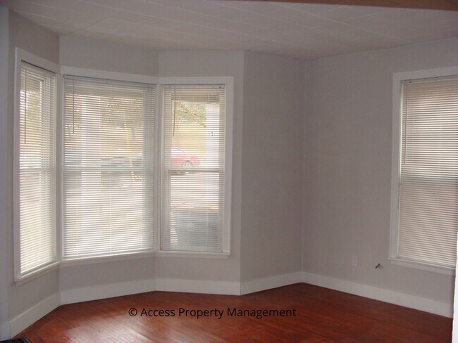 Building Photo - Belknap 2 Bedroom Duplex