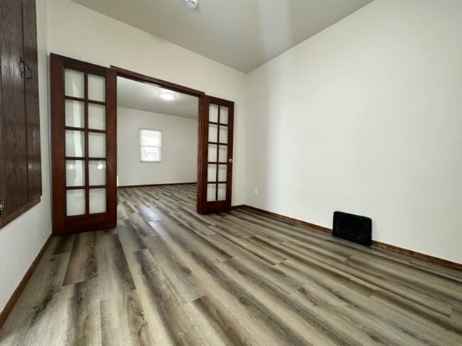 Building Photo - 808 Cherry St