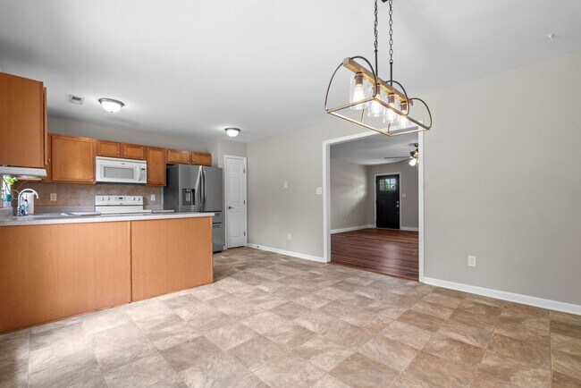 Foto del edificio - 3 Bed 2 Bath Convenient to Fayetteville an...