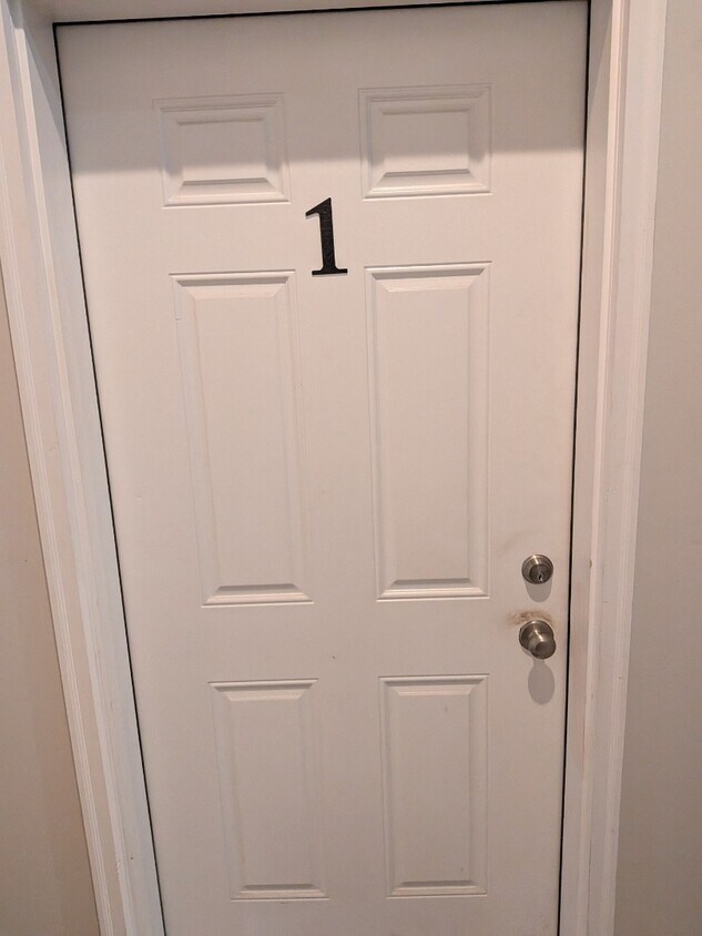 Oversized one bedroom first floor apartment with A/C! - Oversized one bedroom first floor apartment with A/C!