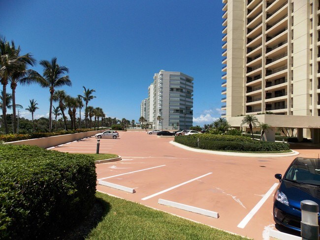 Foto del edificio - 8750 S Ocean Drive 534