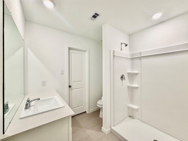 Foto del edificio - 5003 Esperanza Ter Dr