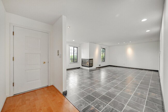 Foto del edificio - 17050 Northup Way
