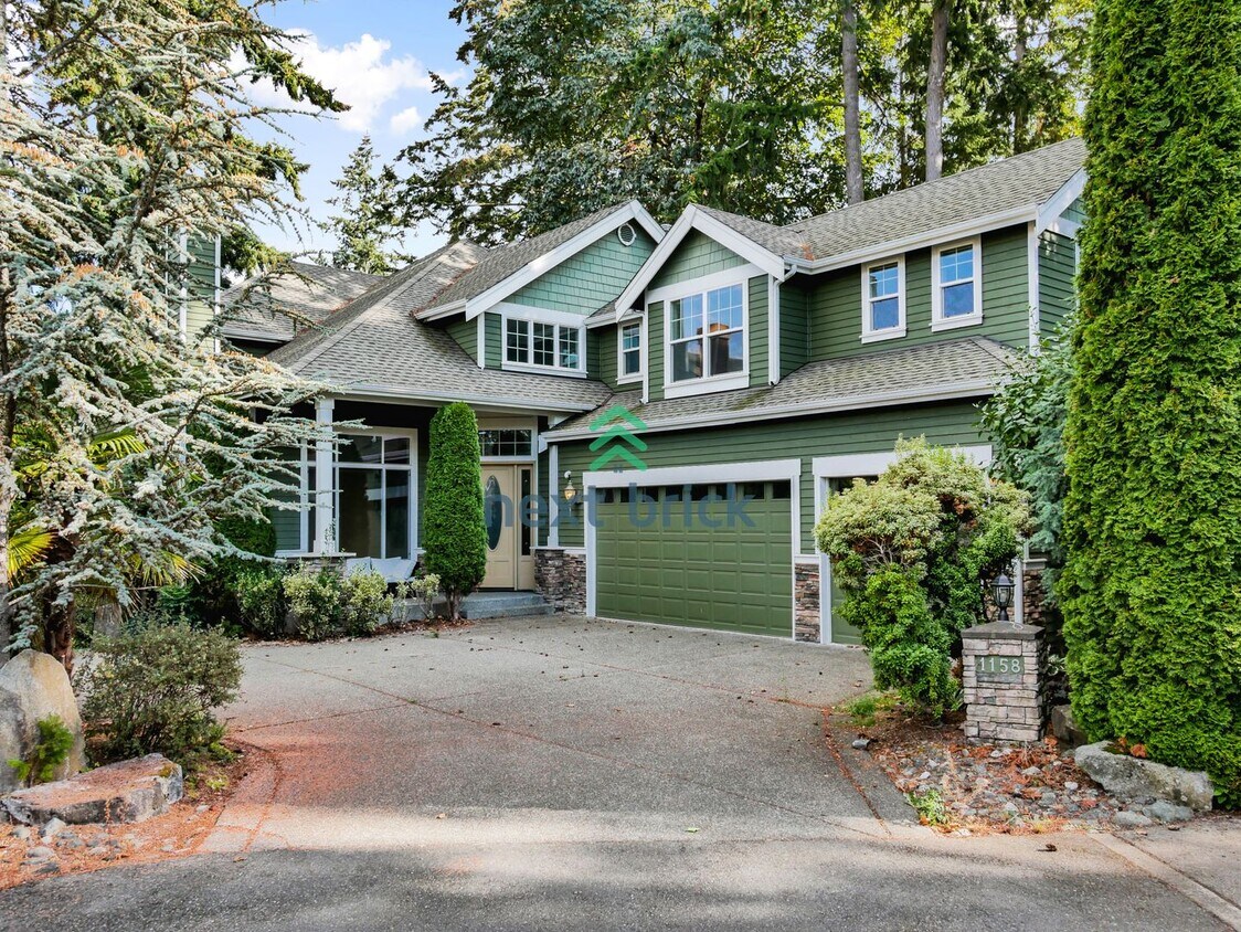 Primary Photo - 4 bedroom, 2.5 Bathroom, 3 car garage Craf...
