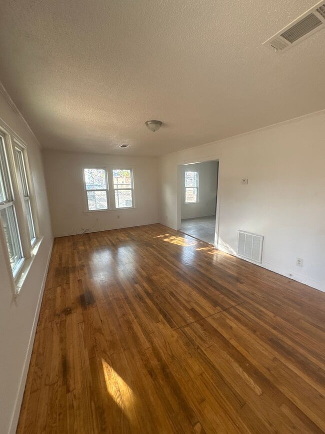 Foto del edificio - 723 Hall St