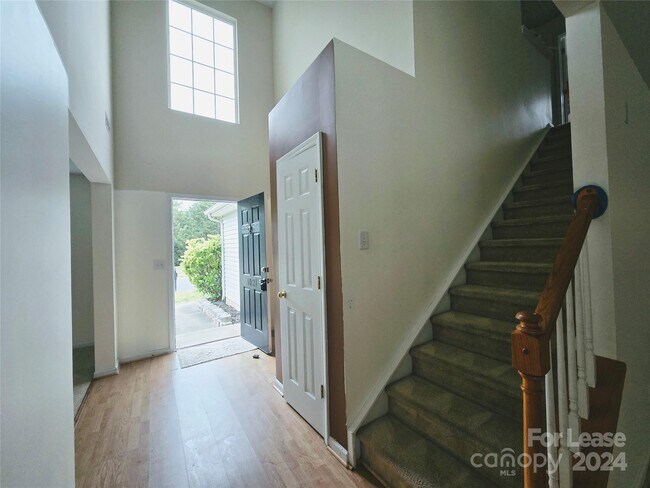 Building Photo - 1021 Bridleside Dr
