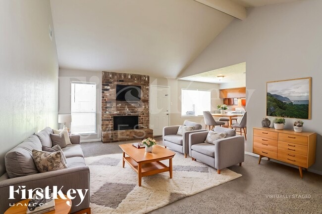 Foto del edificio - 13285 Lake Breeze Ln