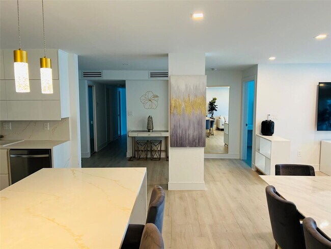 Building Photo - 4100 Galt Ocean Dr