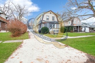 Building Photo - 908 Blair St