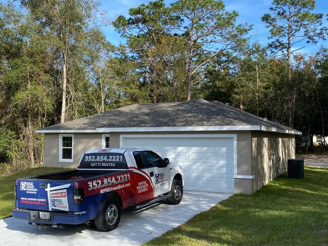 Foto del edificio - Custom Home - Desirable SW Dunnellon Neighborhood 3/2/2  Won't Last