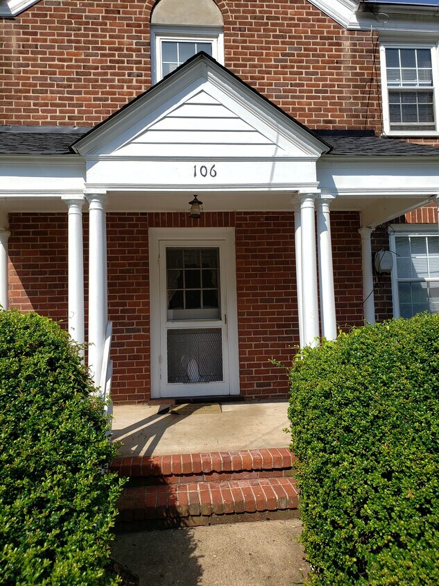 202 E Main St, Orange, VA 22960 Apartments Orange, VA