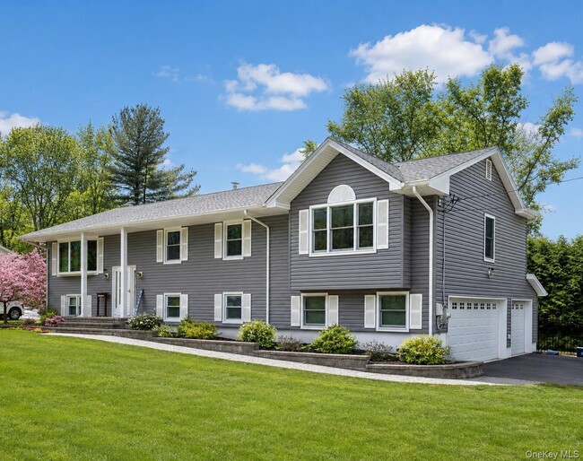 Building Photo - 6 Hemlock Ln