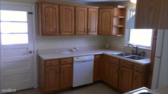 Building Photo - 4 br, 2.5 bath House - 177 Curry Hollow Rd