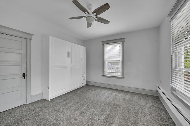 Building Photo - 817 E Kiowa St