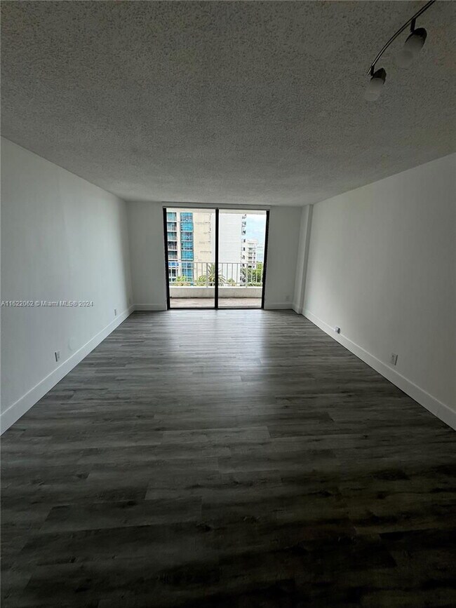 Foto del edificio - 200 SE 15th Rd