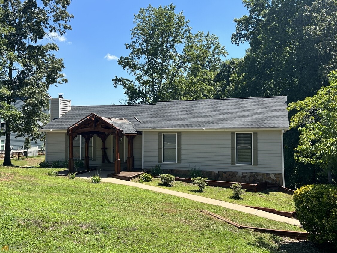 Primary Photo - 276 Rope Mill Rd