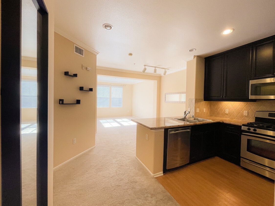 3262 Watermarke Plz Unit 3262, Irvine, CA 92612 Condo for Rent in