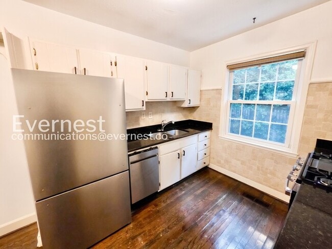 Building Photo - 55 Delmont Dr NE