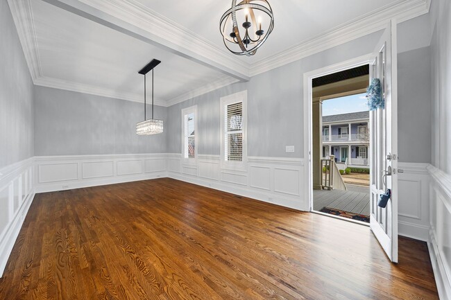 Building Photo - Stunning 4-bed, 3-bath home in the Ardrey community!