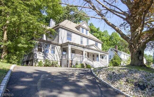 Building Photo - 570 Upper Mountain Ave