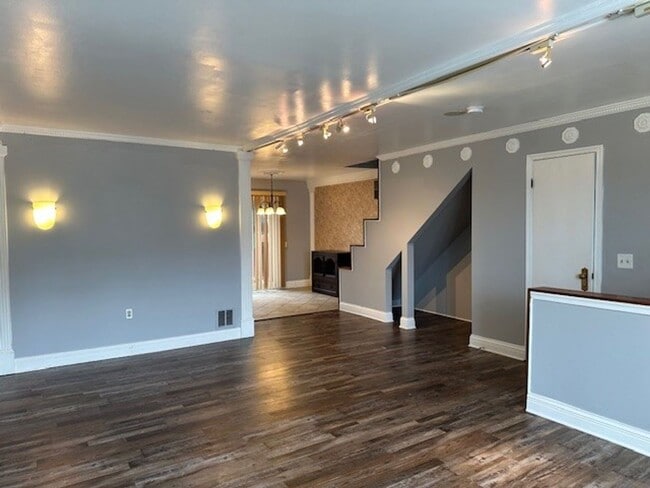 Building Photo - 5810 Severna Pl