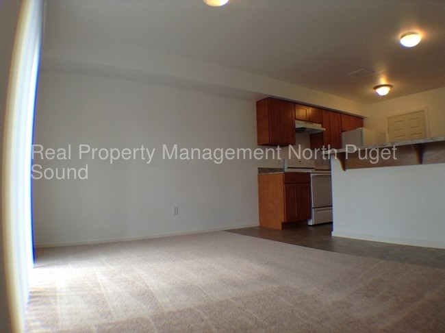 Building Photo - 1205 Frontier Cir E