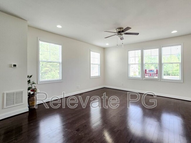 Building Photo - 5221 Bedford Falls Cir