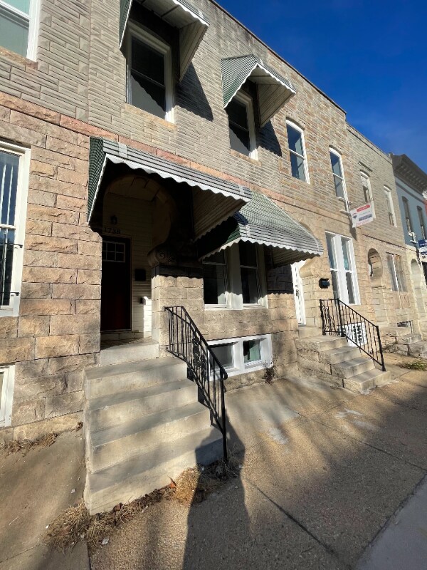 Building Photo - 1738 E Oliver St