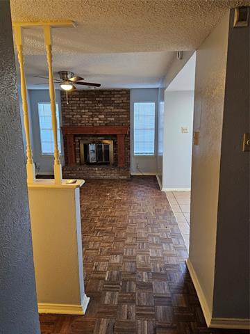 Foto del edificio - 701 Towne House Ln