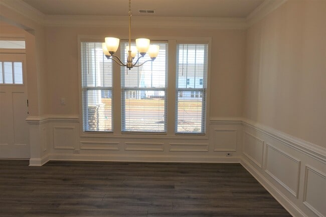 Building Photo - 461 Pine Nut Wy