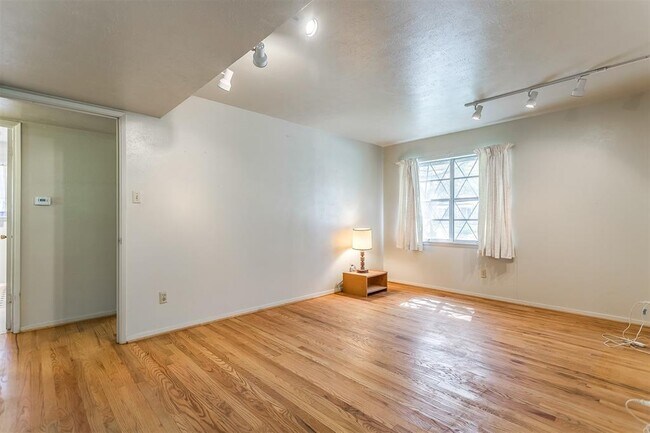 Foto del edificio - 716 Williams Way