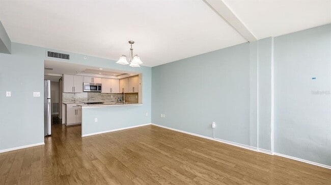 Building Photo - 770 S Palm Ave