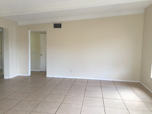 Foto del edificio - Great location on E Sunrise blvd cross street from Publix !!!!