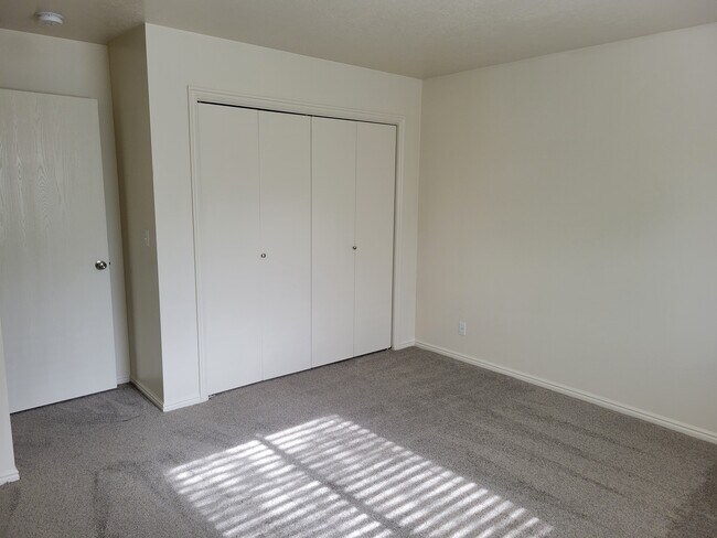 Foto del edificio - 445 N 500 W