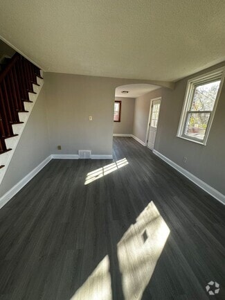 Building Photo - 6239 Gillespie St