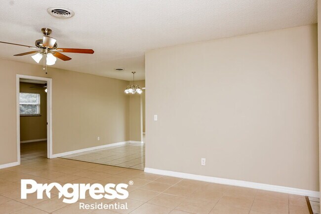 Foto del edificio - 2121 Colony Dr