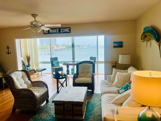 Foto del edificio - 400 Wilma Cir