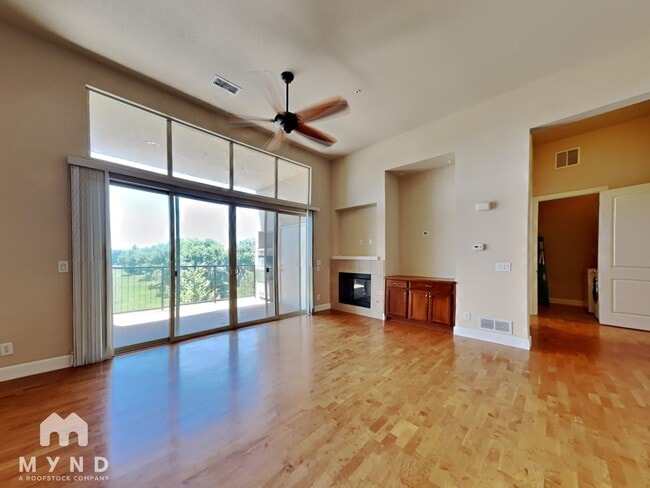 Building Photo - 307 Inverness Way S