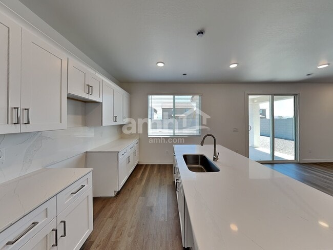 Building Photo - 9749 W Luxton Ln