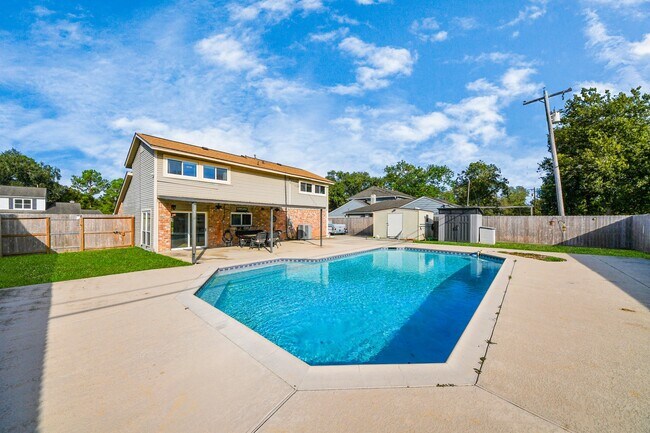 Foto del edificio - 601 E Castle Harbour Dr